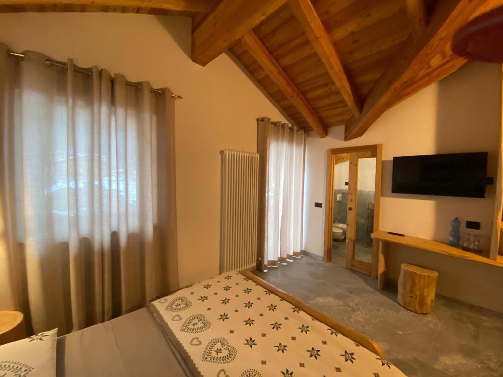 B&B Casa Il Sasso ピンツォーロ エクステリア 写真